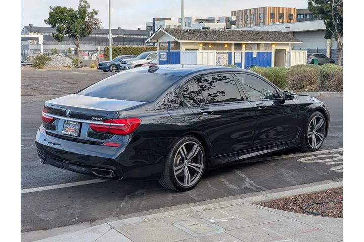 $17988 : 2017 7 Series 740i image 6
