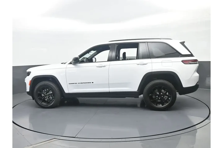 $35000 : Jeep Grand Cherokee 2025 4x2 image 3