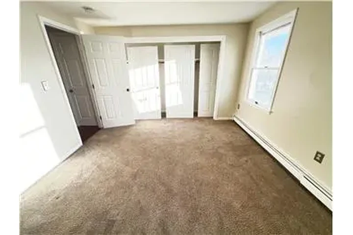 $3700 : Rental property with 3 bedro image 9