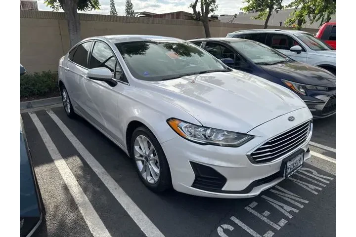 $18995 : Ford Fusion Hybrid 2020 SE 4 image 4