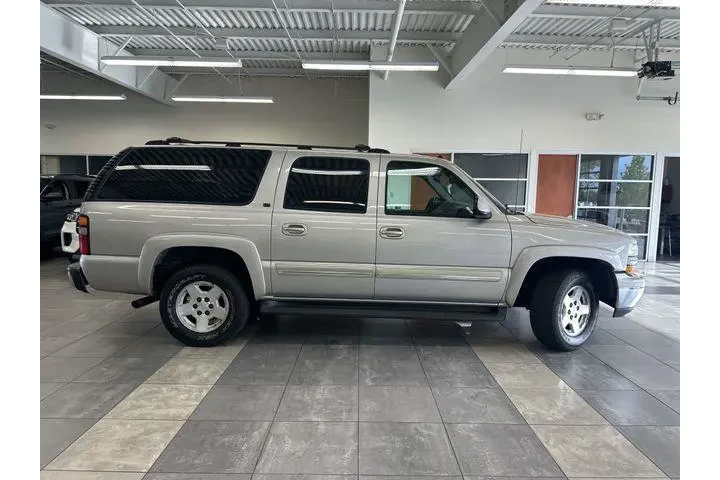 $7000 : Chevrolet Suburban 2004 1500 image 10