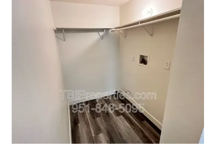 $1925 : Rento casita En San Bernardino image 5