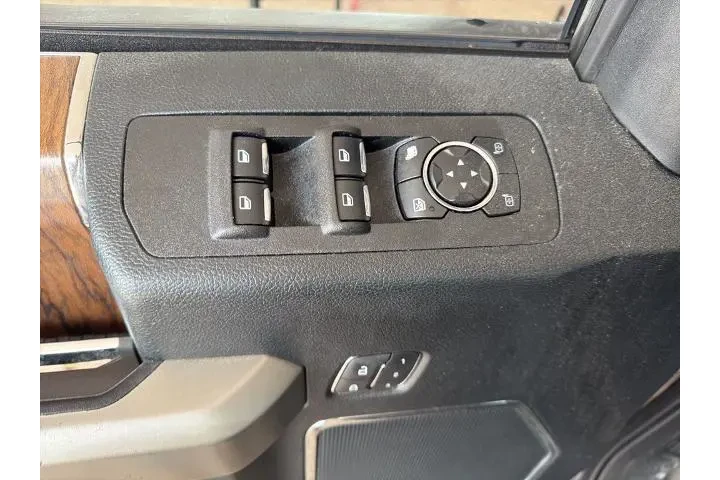 $27485 : Ford F-150 2019 4x4 Platinum image 8