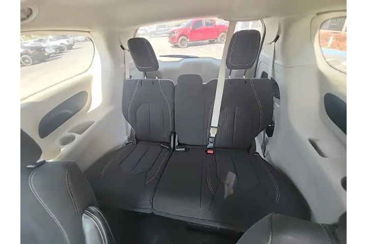 $20998 : Chrysler Voyager 2023 LX 4dr image 9