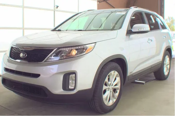 2015 Sorento EX image 4