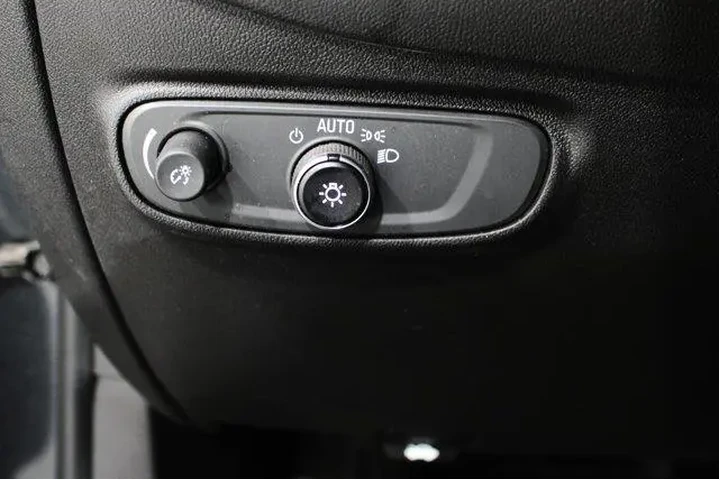 $21982 : Chevrolet Equinox 2020 4x4 L image 9