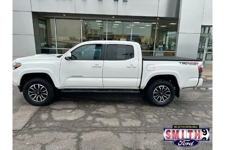$34088 : Toyota Tacoma 2021 4x4 TRD S image 9