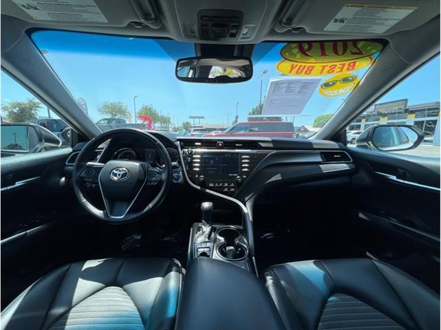 2019 TOYOTA CAMRY HYBRID image 2