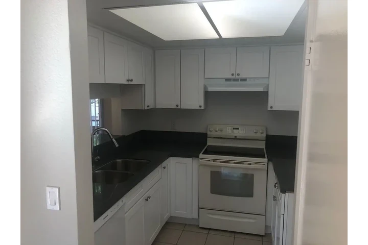 $1050 : San Gabriel comodidad inmejora image 9