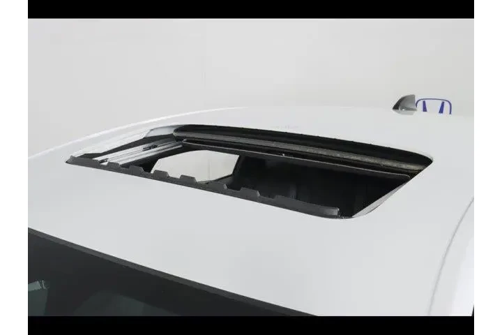 $31875 : Honda Accord Hybrid 2023 Spo image 9