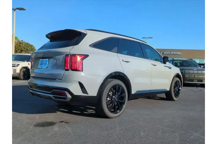 $28971 : Kia Sorento 2023 SX 4dr SUV image 5