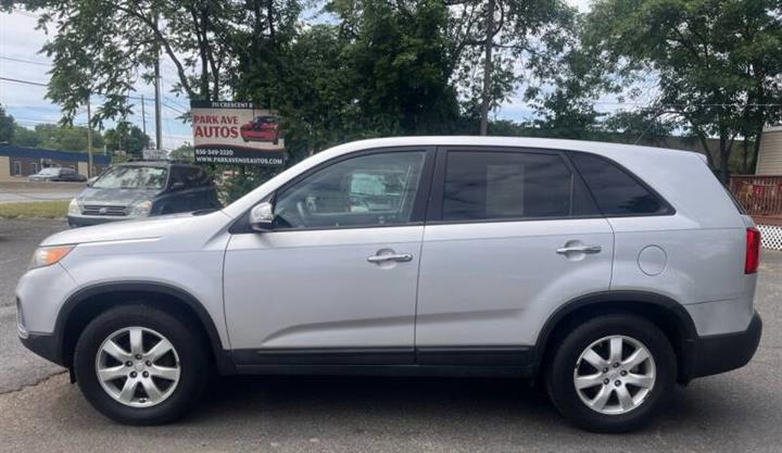 $7500 : 2011 Sorento LX image 5