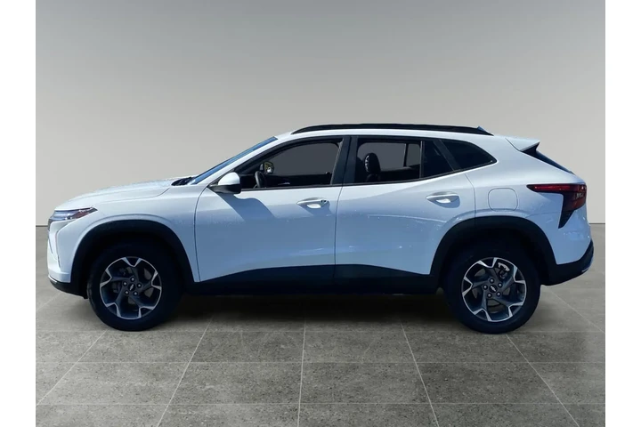 $26384 : Chevrolet Trax 2024 LT 4dr C image 2