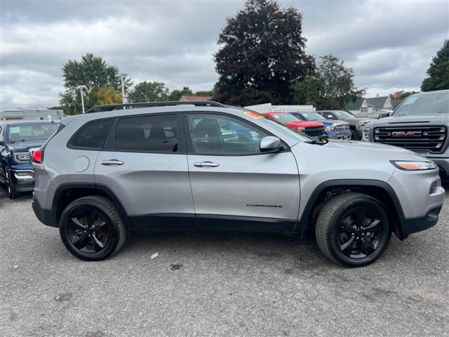 $9990 : 2015 Cherokee image 4