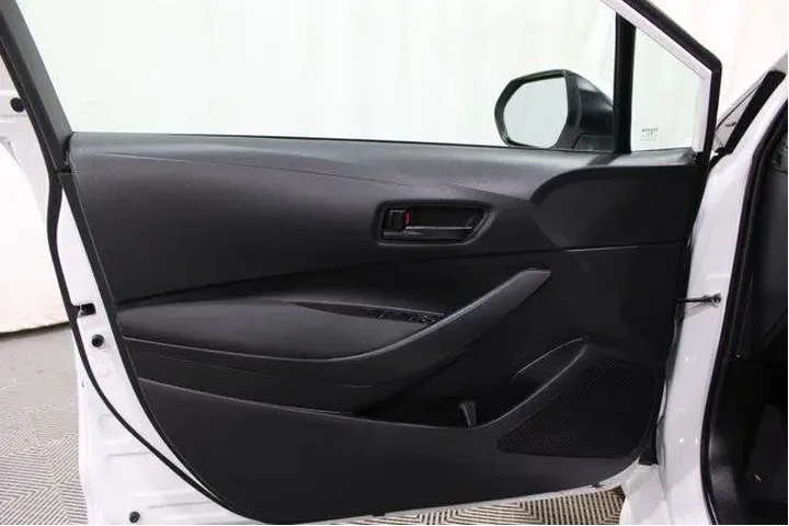 $21982 : Toyota Corolla 2023 LE 4dr S image 6