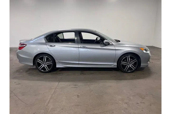 $18930 : Honda Accord 2017 Sport 4dr image 2