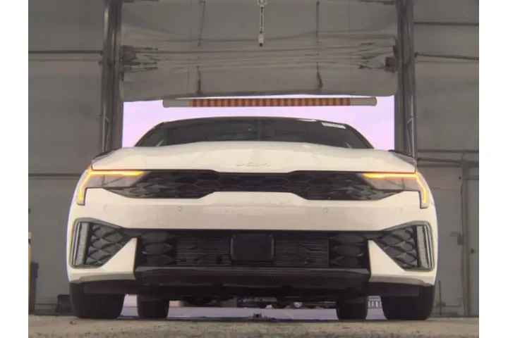 $28493 : Kia K5 2025 GT-Line 4dr Seda image 3