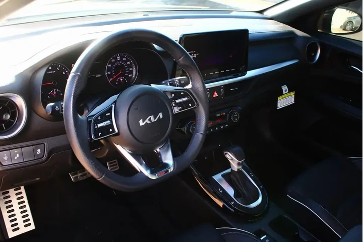 $21213 : Kia Forte 2024 GT-Line 4dr S image 2