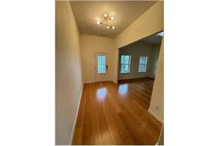 $3200 : Rental property with 4 bedro image 5