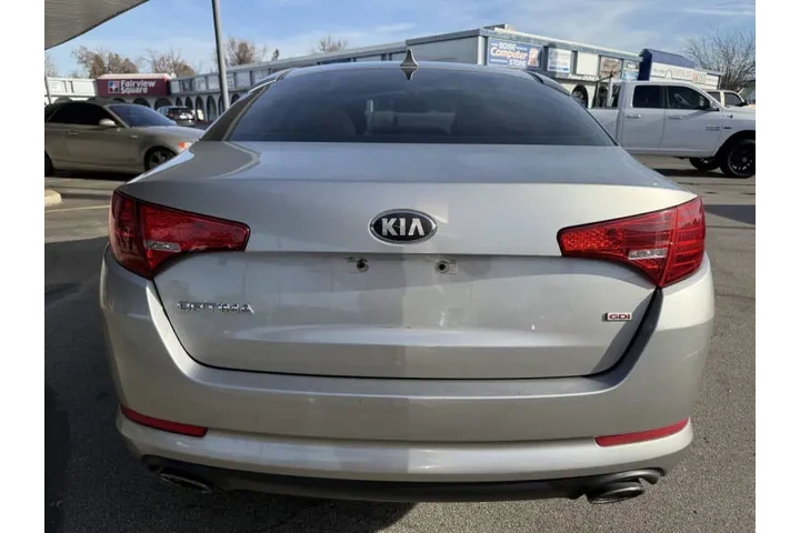 $8200 : 2013 Optima LX image 6