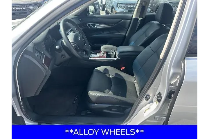 $18998 : INFINITI Q70 2018 3.7 Luxe 4 image 9