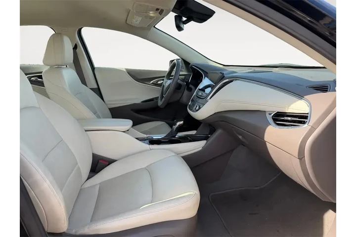 $22000 : Chevrolet Malibu 2024 LT 4dr image 4