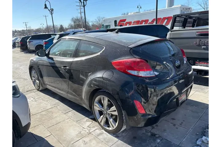$9995 : 2016 VELOSTER image 6
