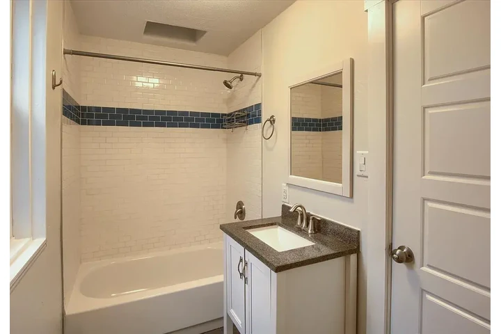 $1550 : House rent in S Lake City UT image 6