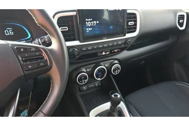 $22991 : Hyundai VENUE 2025 Limited 4 image 6