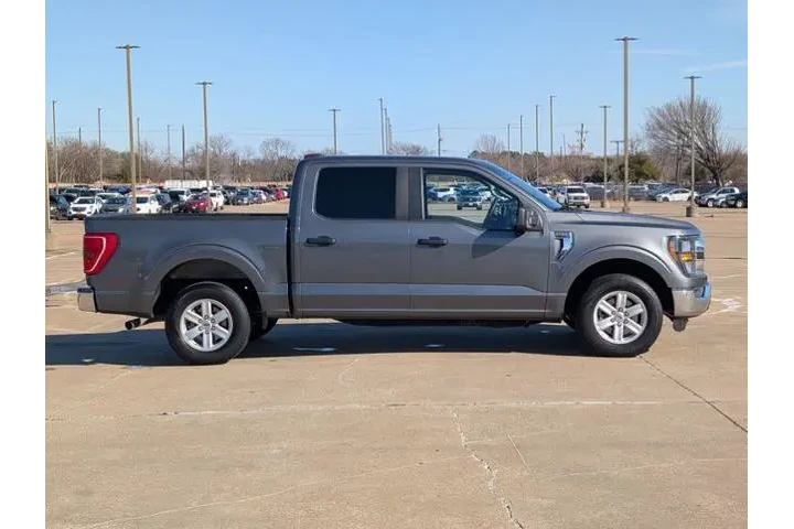 $27872 : Ford F-150 2023 4x2 XLT 4dr image 2