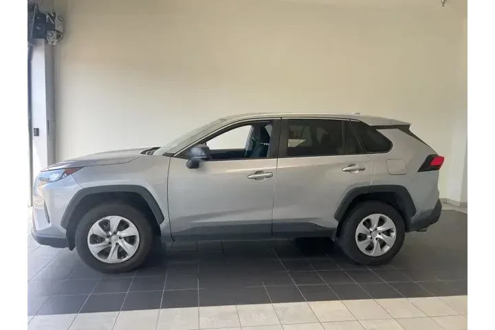 $25922 : Toyota RAV4 2022 AWD LE 4dr image 1