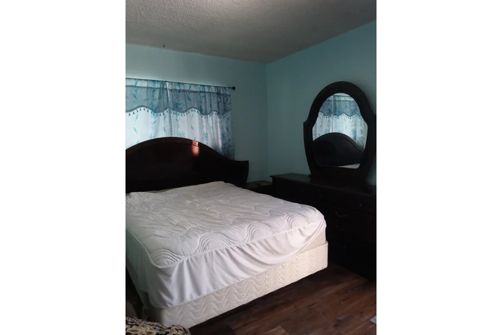 $950 : SE RENTA UN CUARTO image 3