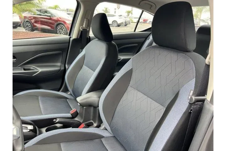 $17981 : Nissan Versa 2025 SV 4dr Sed image 8