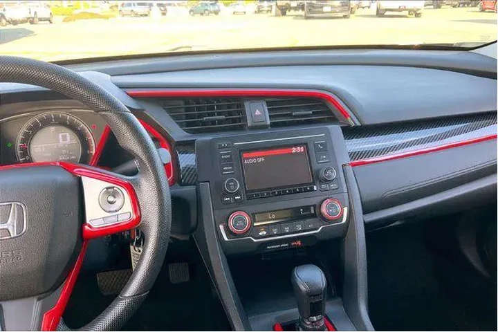 $13985 : Honda Civic 2018 LX 4dr Seda image 6