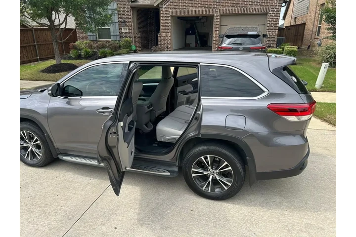 $15000 : 2019 Highlander LE image 2