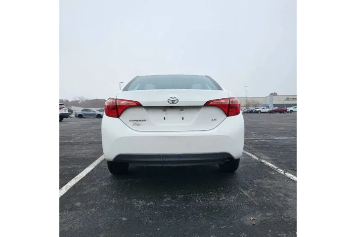 $8999 : 2019 Corolla LE image 7