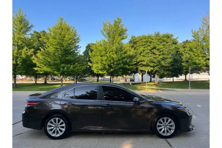 $12991 : 2018 Camry LE image 7
