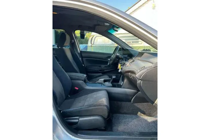 $5497 : Honda Accord 2009 LX-P 4dr S image 4