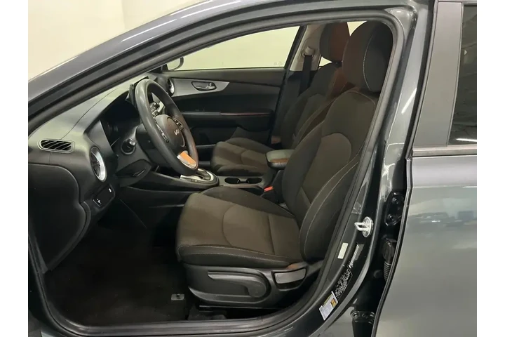 $15299 : Kia Forte 2022 FE 4dr Sedan image 3