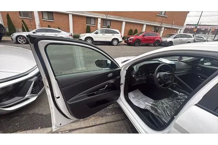 $19432 : Hyundai ELANTRA Hybrid 2021 image 9