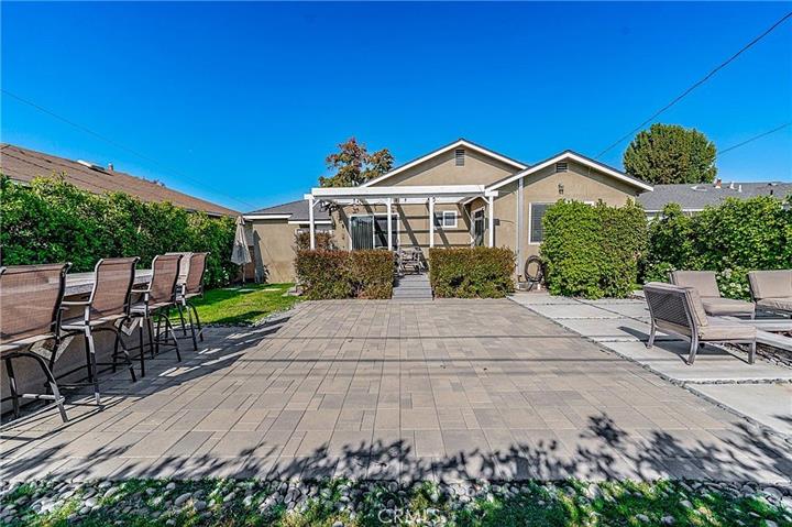 $1100 : 9012 Stamps Rd, Downey, CA 902 image 8