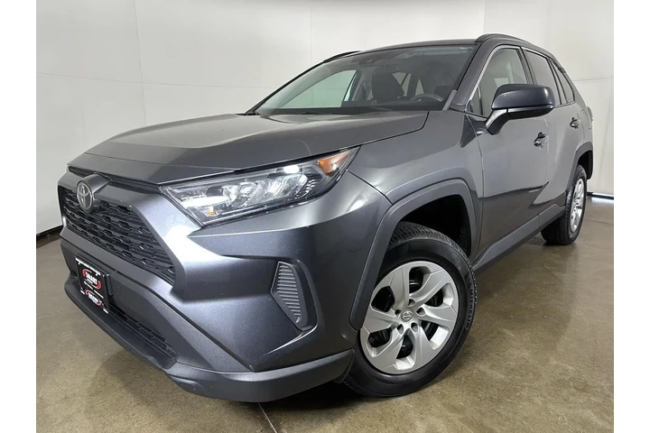 $17997 : 2019 RAV4 LE image 1