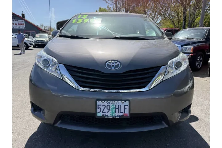 $12995 : 2012 Sienna LE 7-Passenger image 8