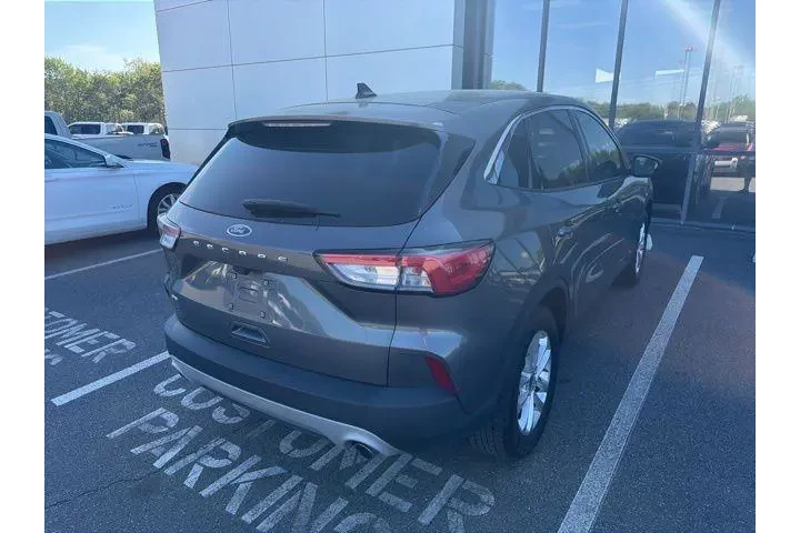 $19992 : Ford Escape 2022 SE 4dr SUV image 3
