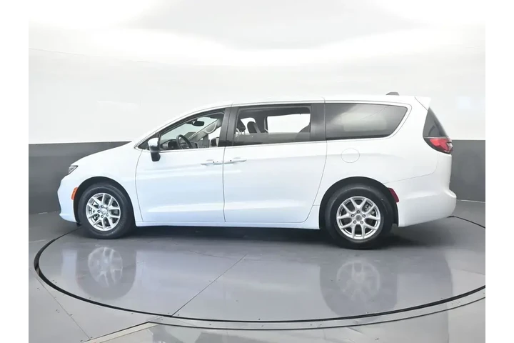 $23995 : Chrysler Pacifica 2023 Touri image 3
