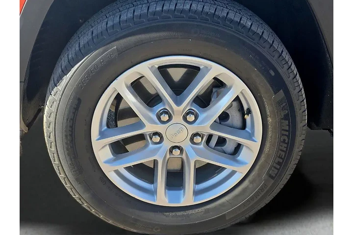 $29982 : Jeep Grand Cherokee L 2023 4 image 9