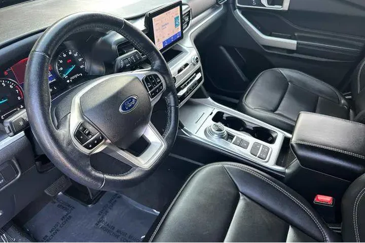 $26600 : Ford Explorer 2022 XLT 4dr S image 4