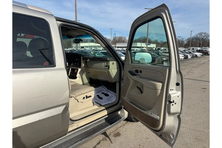 $3980 : 2004 Escalade 4dr AWD image 8