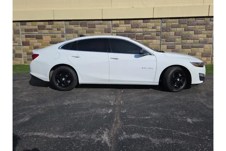 $19211 : Chevrolet Malibu 2022 LS 4dr image 2