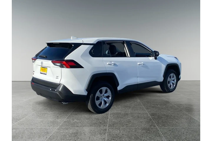 $30990 : Toyota RAV4 2024 AWD LE 4dr image 5